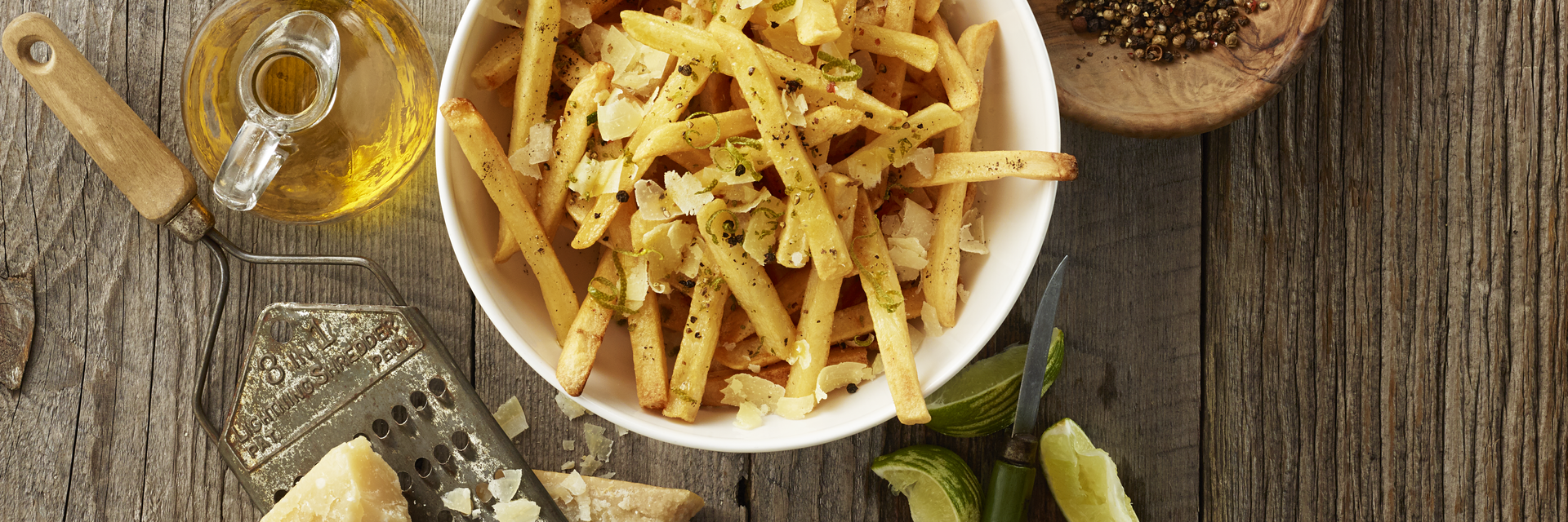 Recette de frites au poivre noir et à la lime