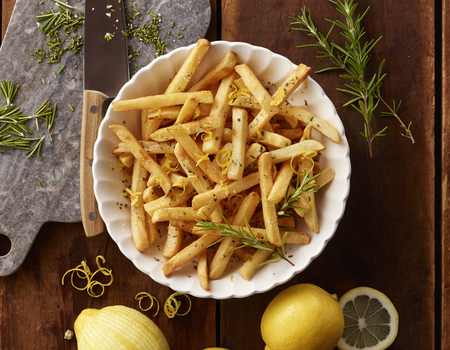 Frites au citron et au romarin